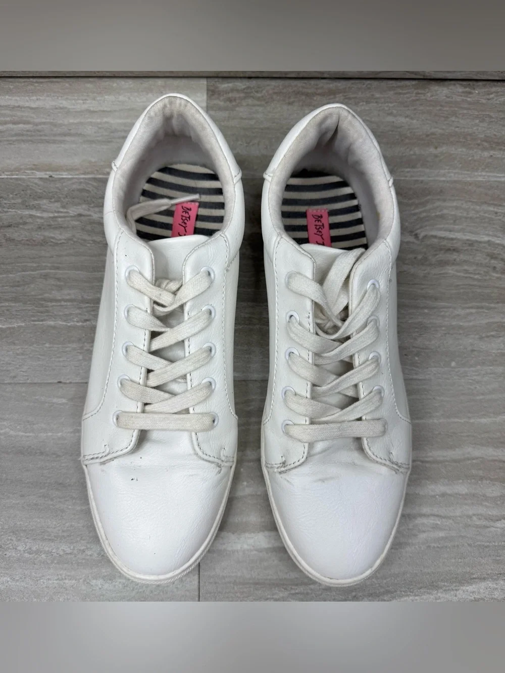 Betsey Johnson Boom White Leather Sneakers Womens Size 9